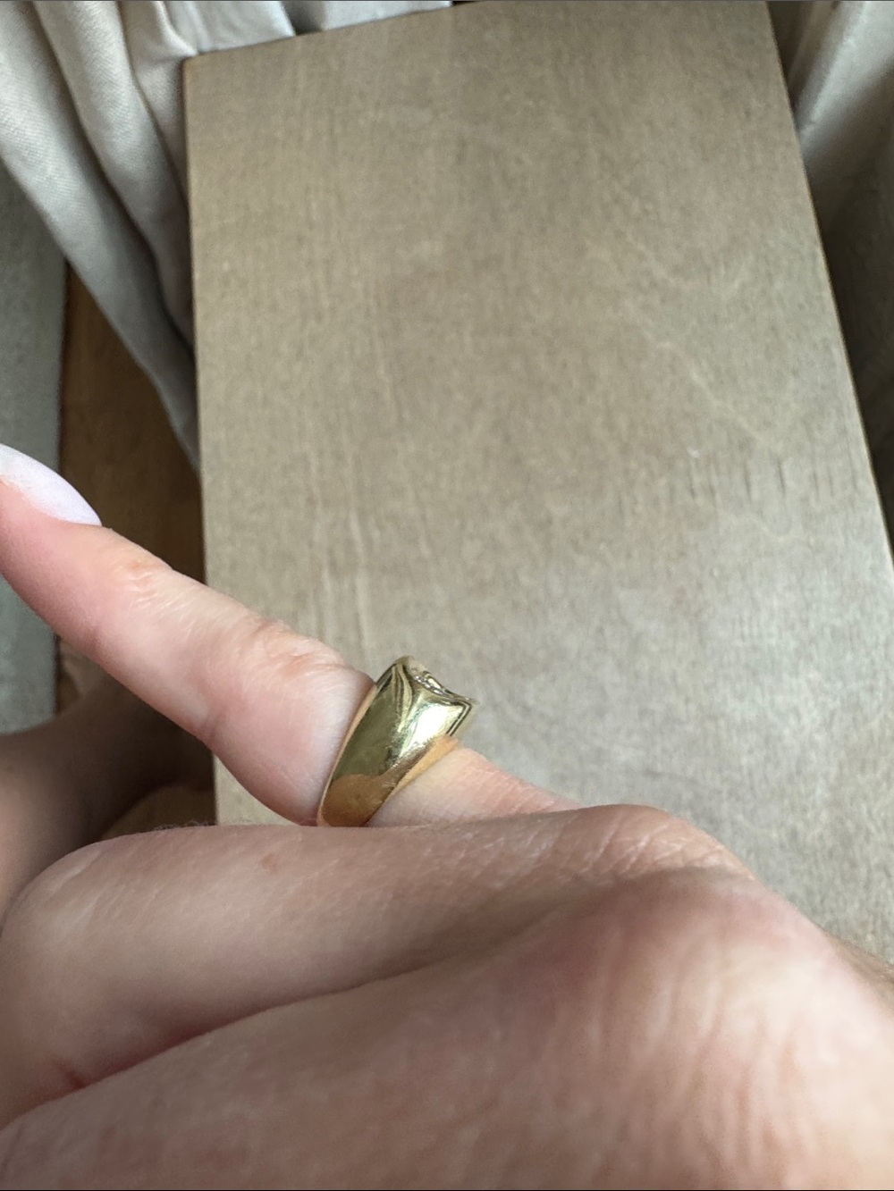 Gold and Diamond Vintage Ring - Picture 3 of 6